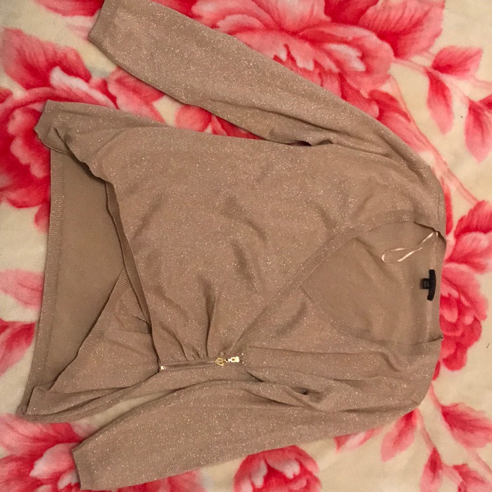 Long sleeve blouse.